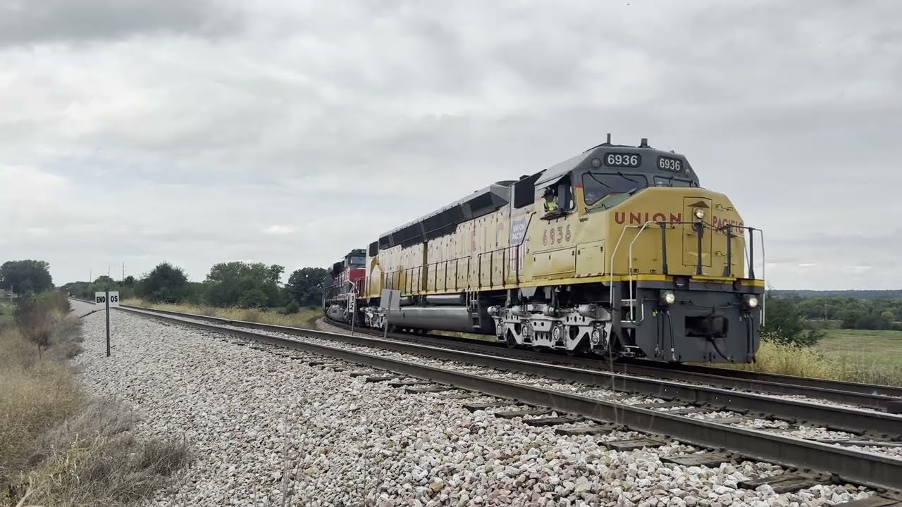Union Pacific DDA40X #6936 on the Iowa Interstate