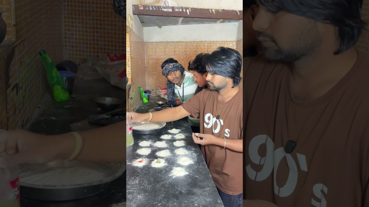 रोटी बनाने का अलग तरीका 🤣🤣