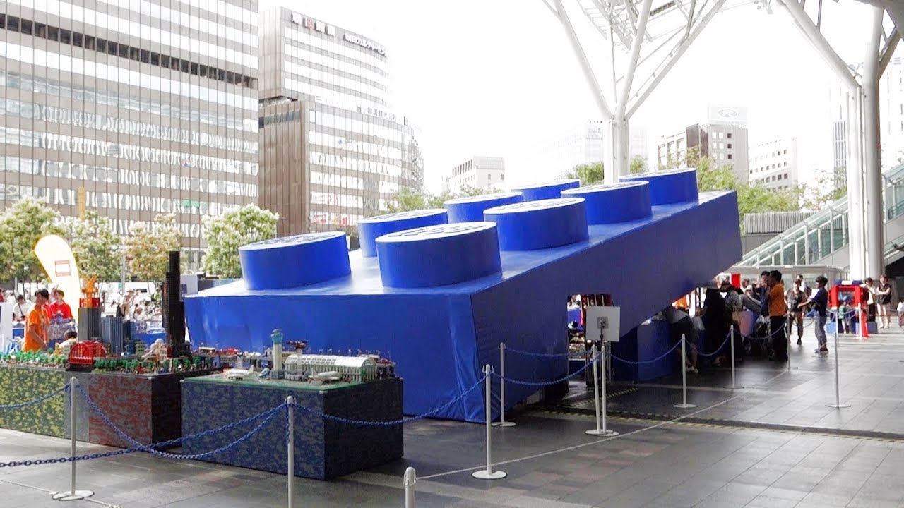 巨大なレゴブロックのプール Lego Park 19全国キャラバン In 博多駅前広場 Youtube 巨大なレゴブロックのプール Lego Park 19全国キャラバン In 博多駅前広場 Youtube