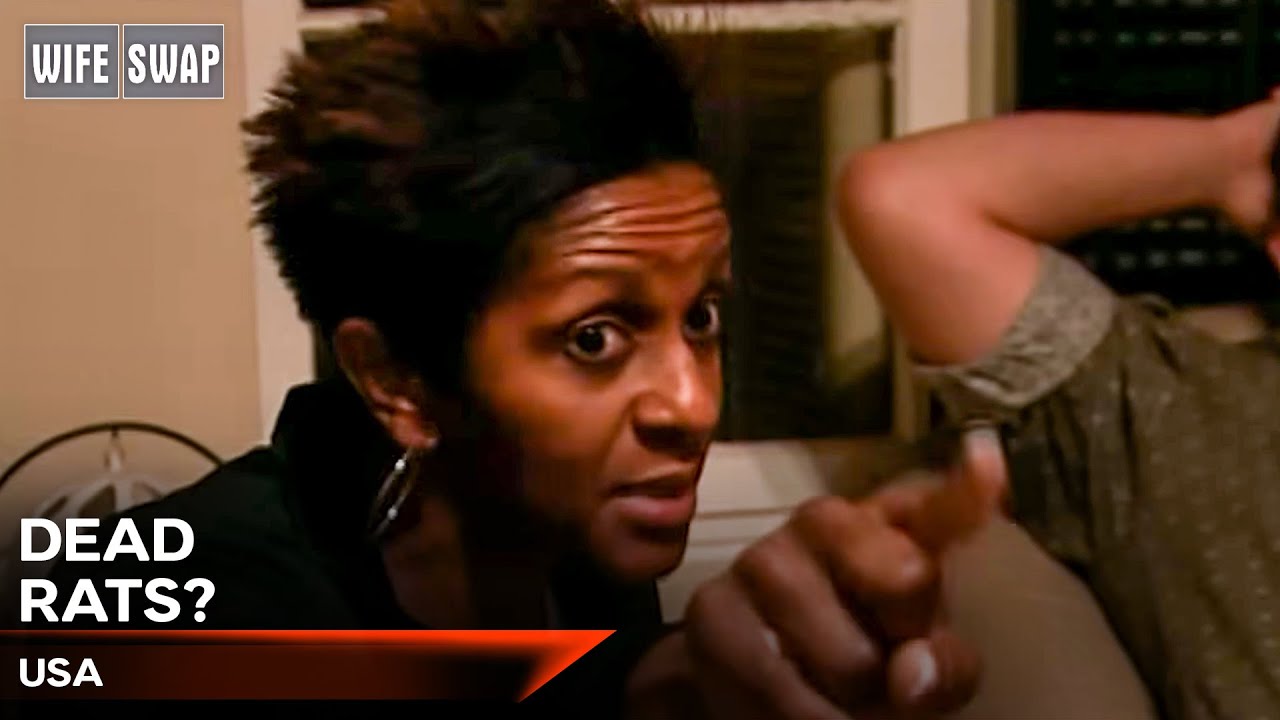 Clean Freak Mom Enters the Dirtiest House Ever! | S4 E7 | Wife Swap USA