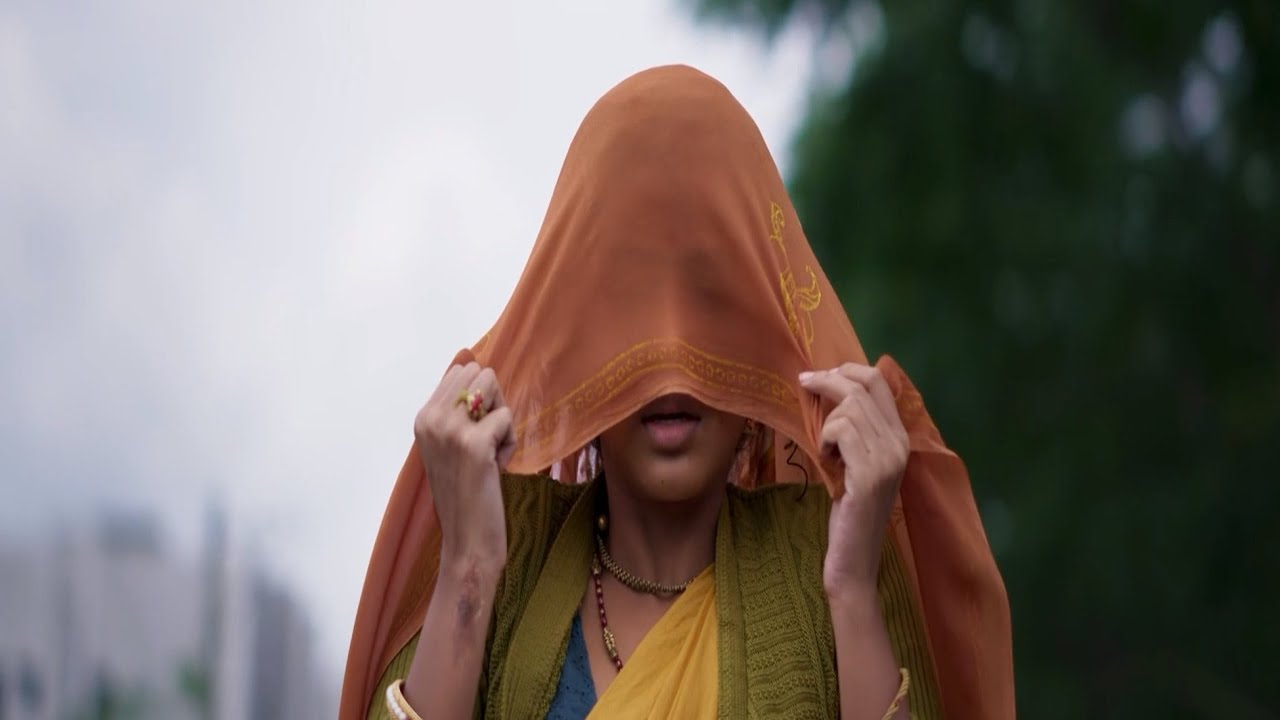 فلاحة من شدة جمالها عايشة بحجاب على وشها من يوم بلوغها ويوم زفافها نساء القرية غارو منها وكانت صدمة