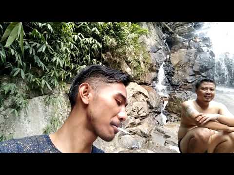 Vlog Rifad kudanil kencing di atas batu 😡