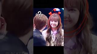 Lisa felt shy when their eyes met!!🥰🥰 #lisa #blackpink #kpop
