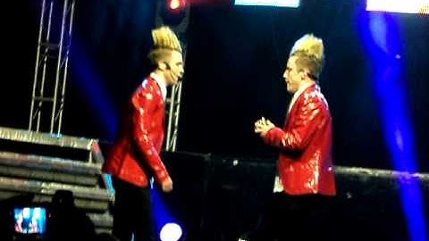 Jedward in Derry - Oops i Did It Again