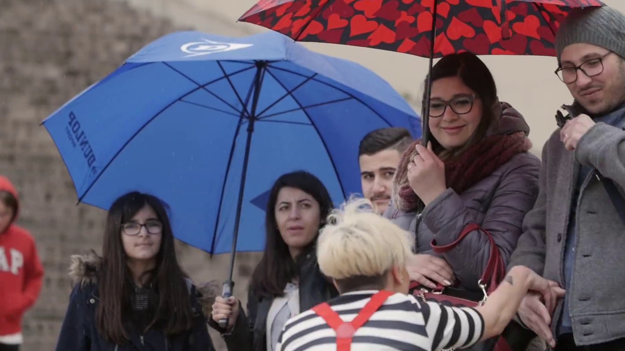 Flash mob... Proposta di matrimonio da Sogno a Parigi Torre Eiffel... Marry you/Ginza...