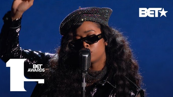 BTS Present H.E.R. With Best R&B Album at Their First Grammys 2019: Photo  4236675, 2019 Grammys, BTS, Grammys Photos