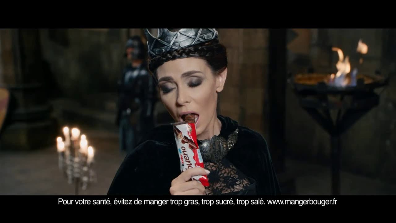 Kinder Bueno la Reine on A Tous Un C t Bueno Pub 30s YouTube kinder-bueno-la-reine-on-a-tous-un-c-t-bueno-pub-30s-youtube