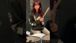 Liv plays drums!?