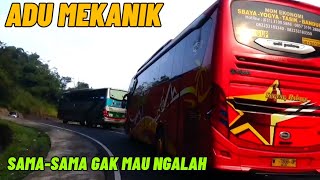 Adu mekanik bus sugeng rahayu vs bus budiman