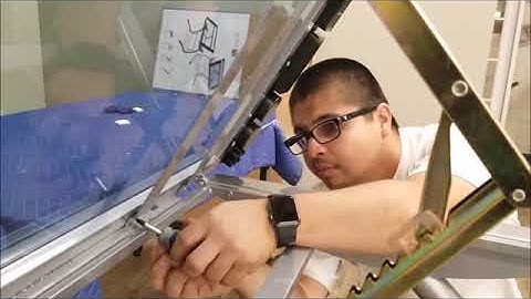 Assembly Video for Light Pad Support Bars | Studio Designs