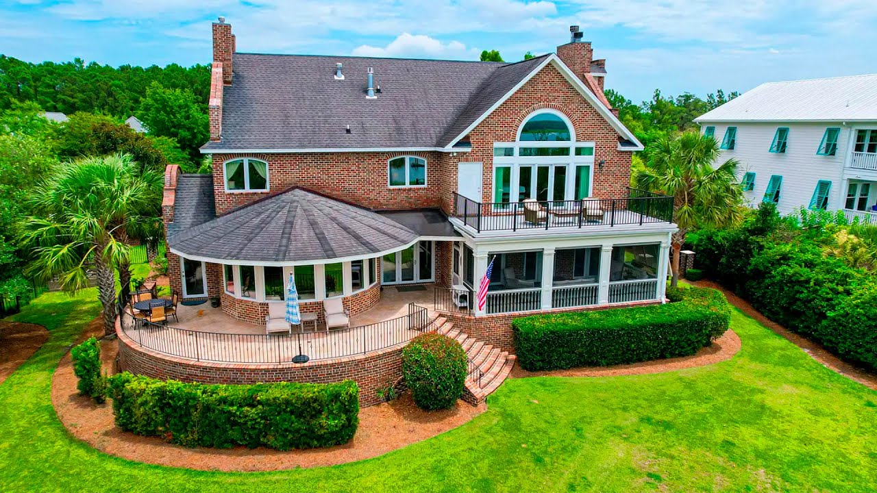 Luxurious expensive house on the Wando River for 3,650,000 in South