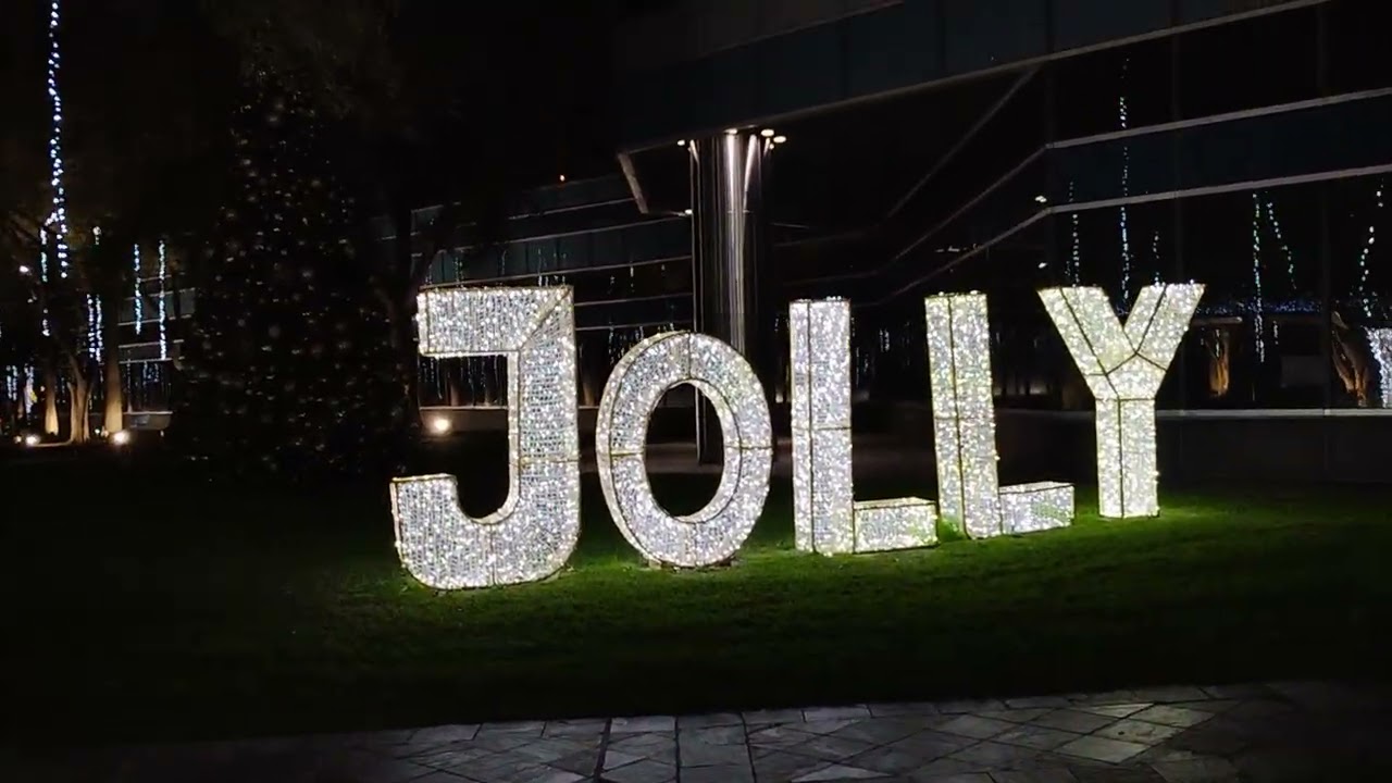 Paseando en las calles y viendo los últimos días de las de luces de navidad navidad 