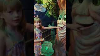 Is this 'The Bite of 87?'  #fnaf @squeakystoyshow4941