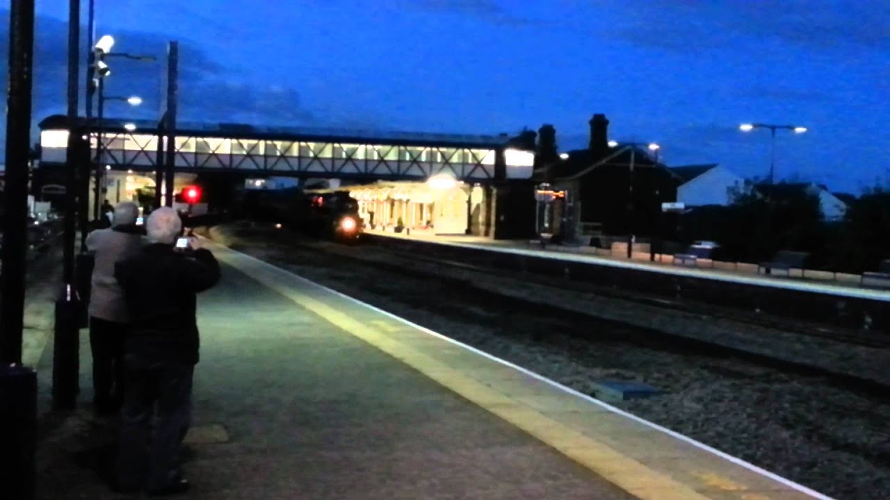Engine 44932 steaming through Selby - YouTube