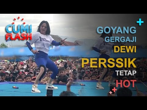 Goyang Gergaji Dewi Perssik Tetap Hot - CumiFlash 01 Maret 2017