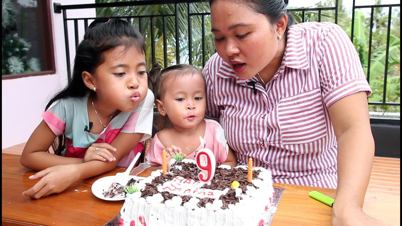 Potong Kue Ulang Tahun Di Rumah Happy Birthday Little Princess