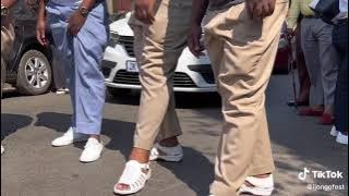 AMABHICA AZE MNAMBITHI