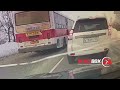 В Уссурийске водитель пассажирского автобуса ездил по встречке на красный и чуть не сбил пешехода
