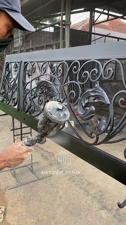 Ini adalah proses cat pintu besi klasik