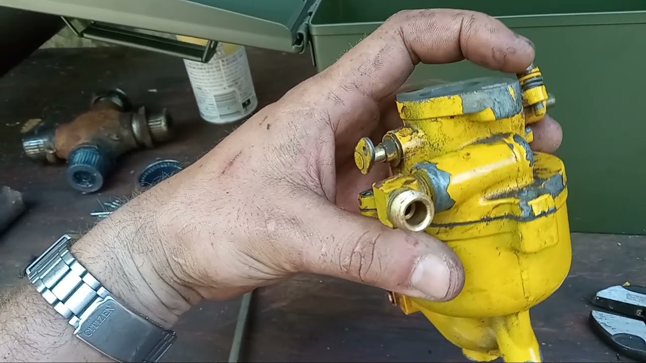 How a Briggs & Stratton 14 carburetor works p2 - YouTube