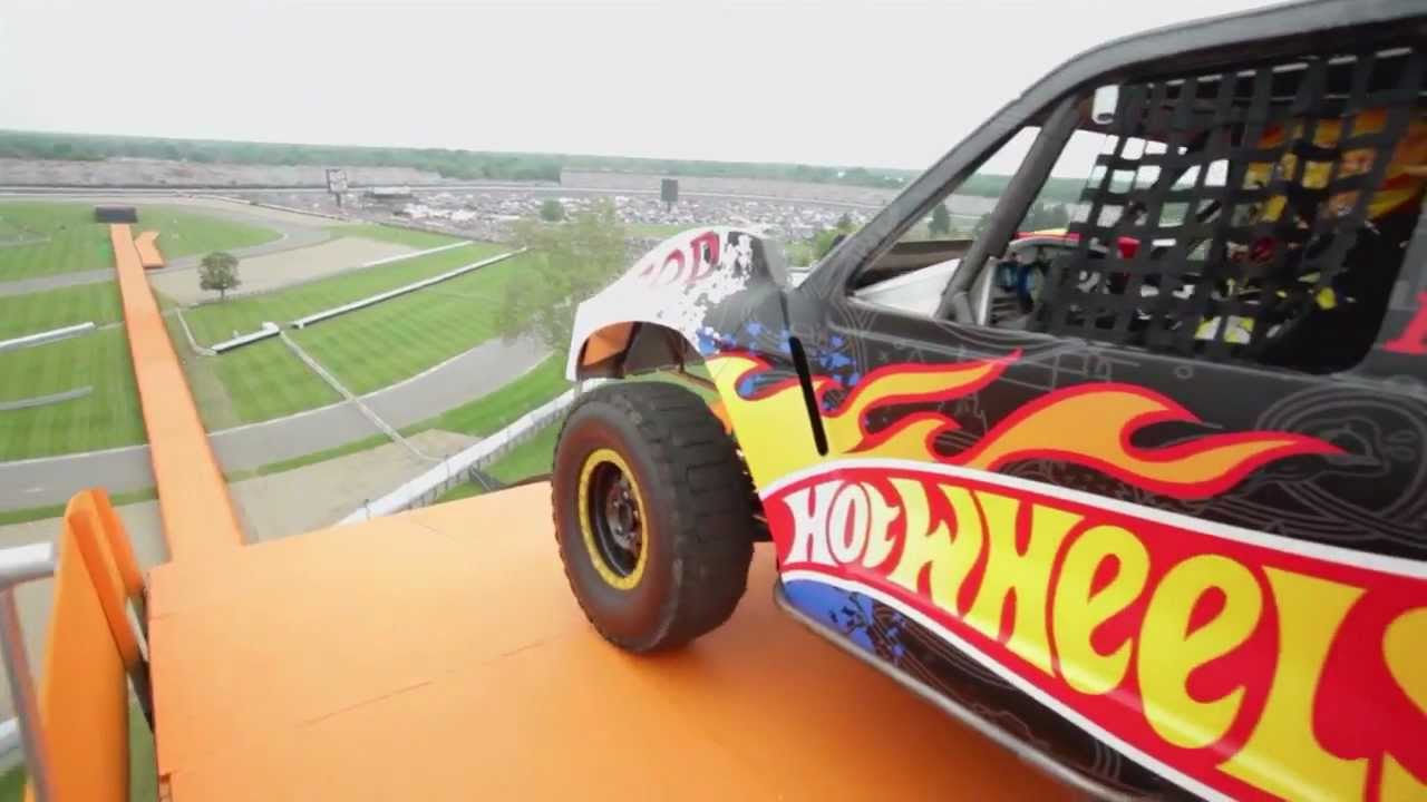 Cars For 500 Down >> Team Hot Wheels - The Yellow Driver's World Record Jump - YouTube Cars For 500 Down >> Team Hot Wheels - The Yellow Driver's World Record Jump - YouTube