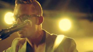 Video voorbeeld van "Bernhoft - Cmon Talk"