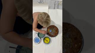 Little chef making Jackson Pollock Apple cake 🍰 #artproject #creativemoms #cookingwithkids