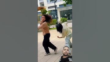 Ik ben niet bang #HanhLamofficial #Shortyoutube #vriendelijkheid #hulp #held #respect #actie #hel...