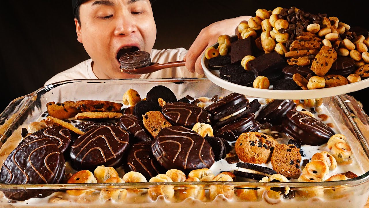 Мукбанг разливает молоко в различные шоколадные закуски~!!