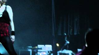 Garbage-I think i'm paranoid-live @ Olympia Paris-16mai2012.MP4