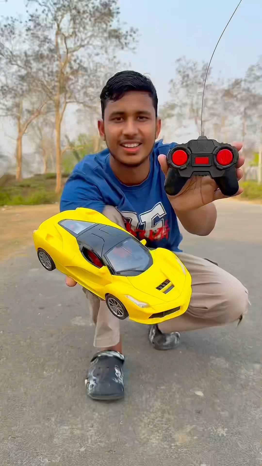 Remote se chalne wala Ferrari Unboxing