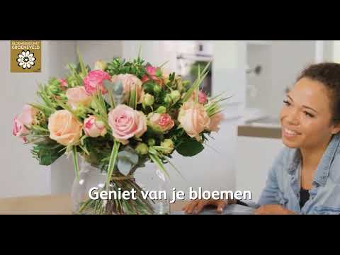 Video: Hoe Mooi Is Het Om Een meisje Een Boeket Bloemen Te Geven