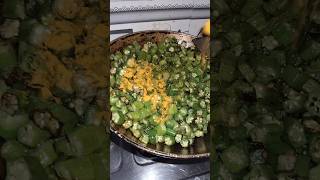 Bhai Aaj Bhindi Banegi recipe 🤤🤩 #bhindi #bhindirecipe #cooking #vlogs #shorts #trending #food 🍲🍲