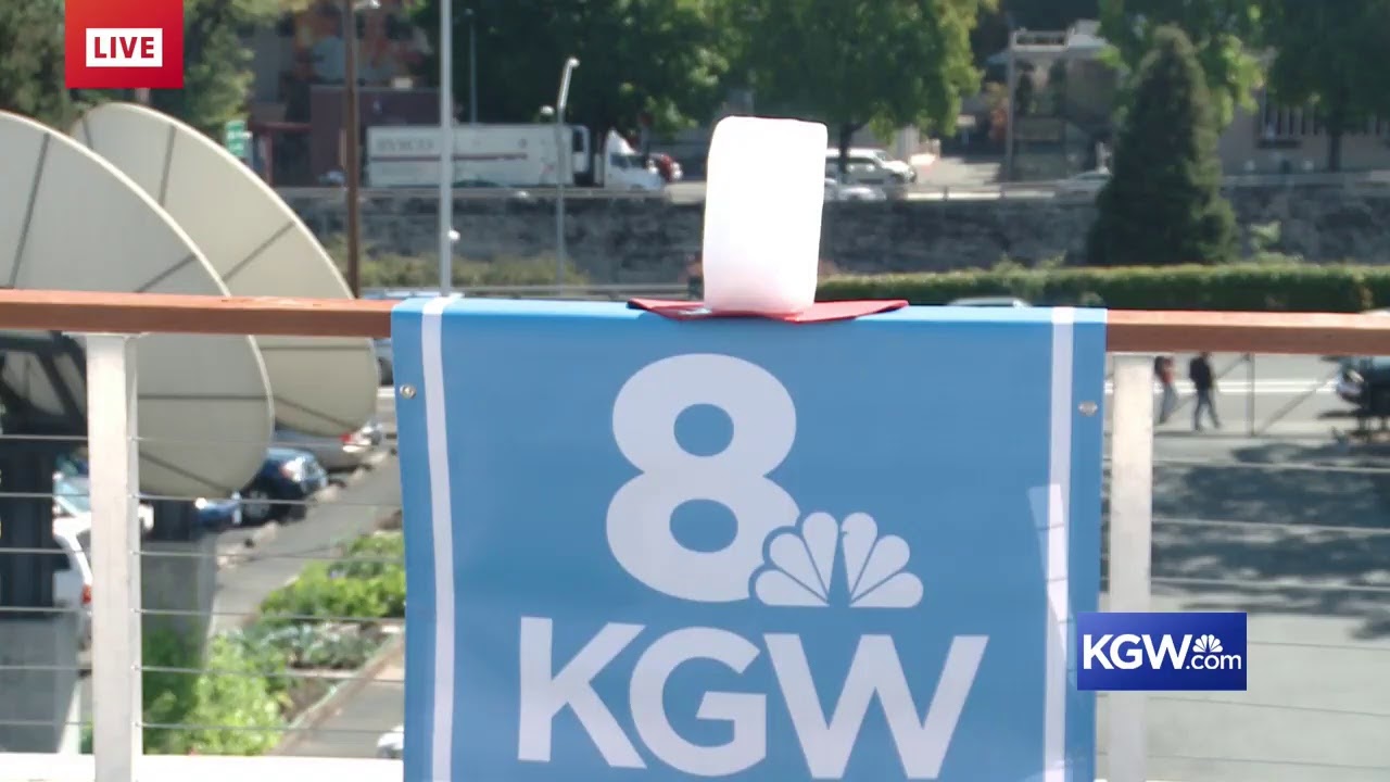 Live: How Long Do You Think It Will Take This 10-Pound Block Of Ice To Melt? #Kgwmelt