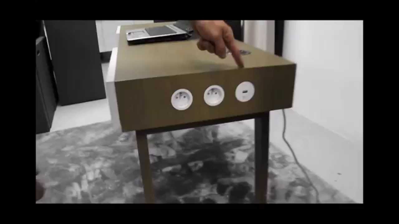 Bureau Connecte Avec Enceinte Bluetooth Et Prises Laterales Youtube