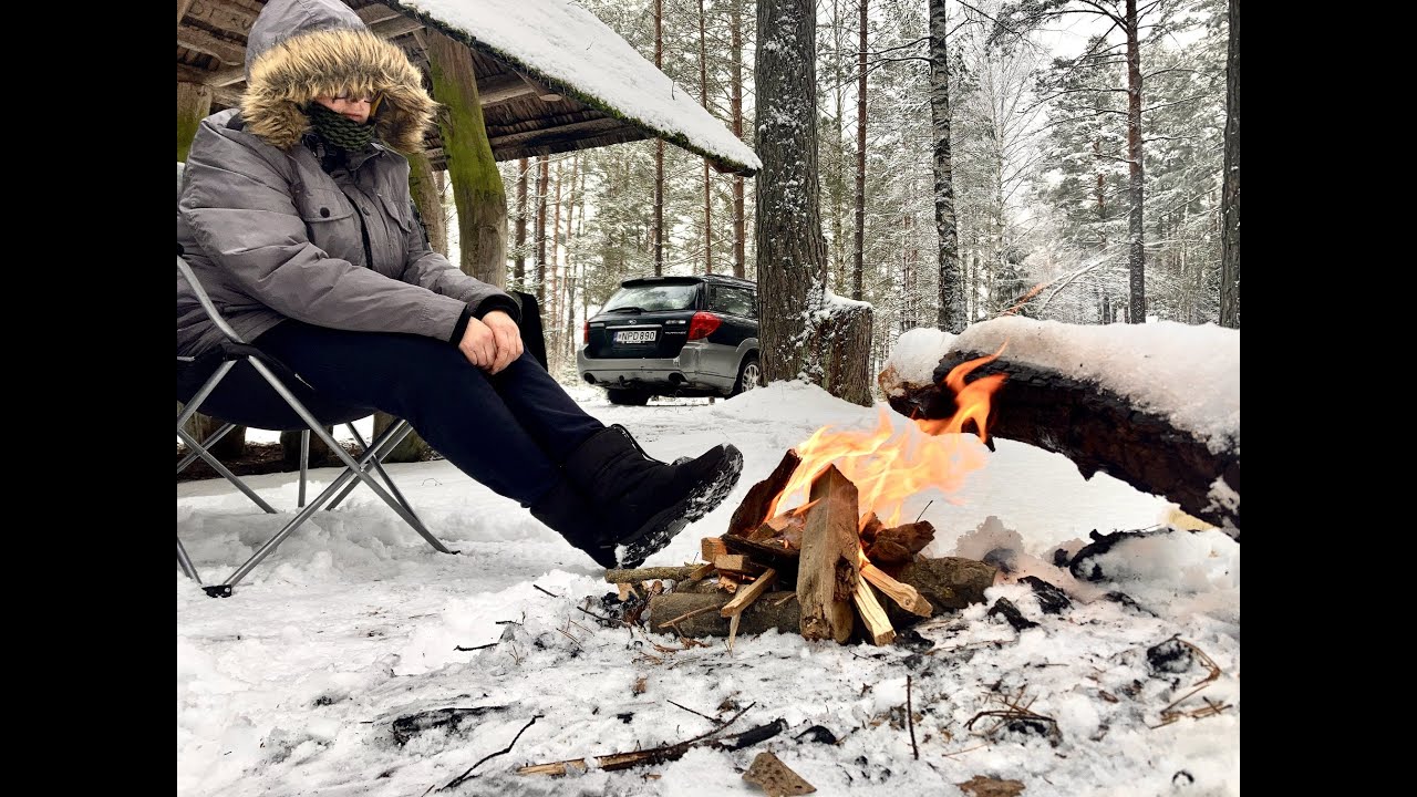 Starting a Fire in the Woods with Nothing (Solo Winter Camp)