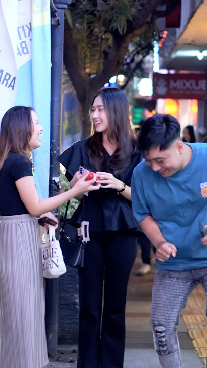 Ketika di kasih cincin#shorts #shortvideo #prank #viralvideo #lucu