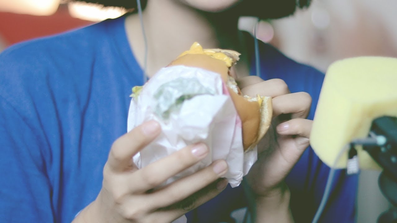 ASMR 맥도날드 토마토치즈버거 냠냠 이팅사운드 Eating cheese burger (한국어)