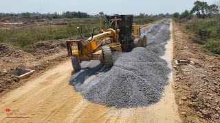 : Excellent Plowing Gravel Trimming On Road Build Foundation Skills Work Operator Motor Grader Trucks