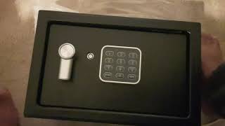 Yale Electronic Safe (Small) Unboxing