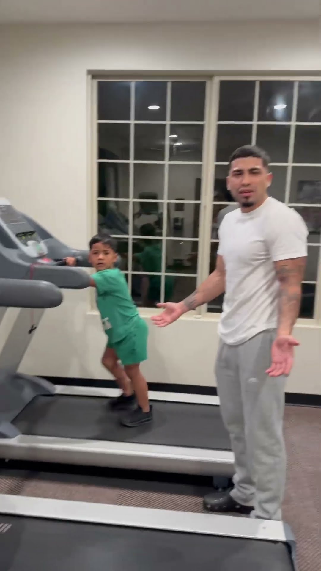 Mom catches daughter and son working out with dad #shorts