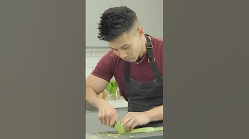 Most slices of celery cut in 30 seconds - 128 by @w2sixpackchef 🔪