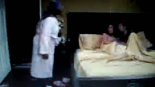 Famous 2010 Peoples Choice Awards- Paranormal Acitvity Spoof Wealth