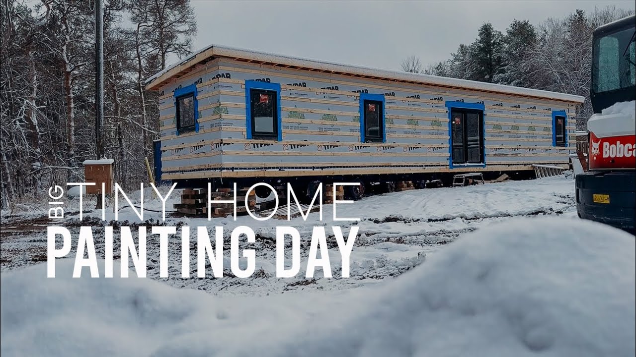 Я допустил ОГРОМНУЮ ошибку в электропроводке! + 18-метровый крошечный домик КРАСЯТ | Эпизод 14