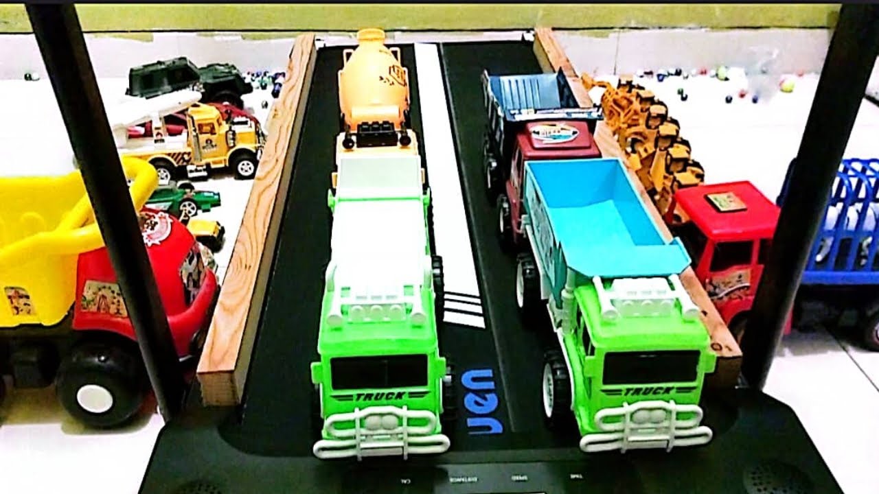 Battle Royal 4 BIG TRUCK, Gerbage Truck VS Dump Truck VS Mixer Truck