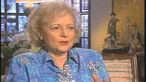 Betty White discusses the finale of the Mary Tyler Moore Show - EMMYTVLEGENDS.OR...