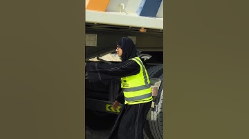 #transformers Lady Trucker With Scania Trucks 🚛🚒 #luxurylifestyle #truckdriver #scaniatrucks