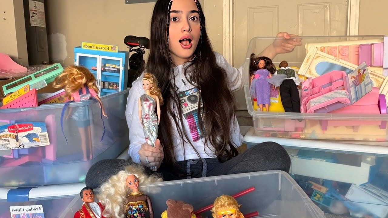 COMPRÉ UN LOTE DE JUGUETES ANTIGUOS DE BARBIE PORQUE EN MI INFANCIA NO PUDE ( no había nacido ) 