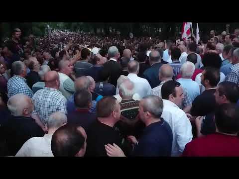 ლევან ვასაძე ვერის ბაღი 2019  ივნისი MOV 1924