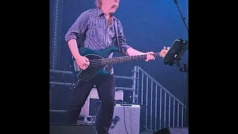 David Paton on bass  guitar with Alan Parsons Proj...